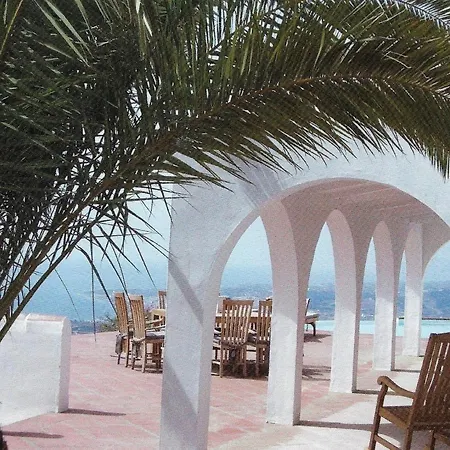 Perla Blanca Sayalonga